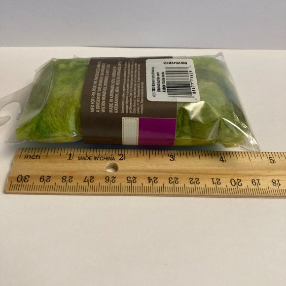 24 Dimensions FeltWorks 100% Wool Green Curly Roving 0.25oz Needle Felting Craft - Picture 13 of 15